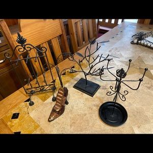 Jewelry stands “metal”